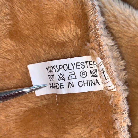 PLUSH ROBE in yummy butterscotch, embroidered crest, regal bell sleeves. M - Picture 12 of 16